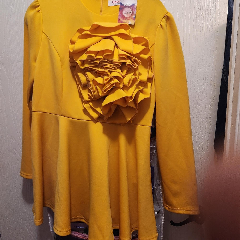 Women's NWT yellow/gold top with big yellow flower, long sleeves, back zipper